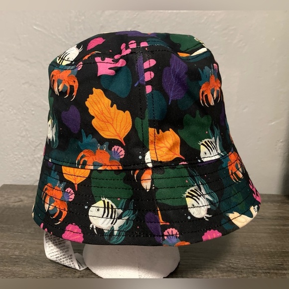 Disneys Little Mermaids ?‍♀️ Reversible Bucket Hat main image 8